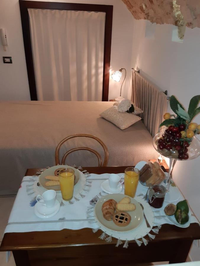 Donna Lucrezia Dimora A Corte B&B 孔韦尔萨诺 外观 照片